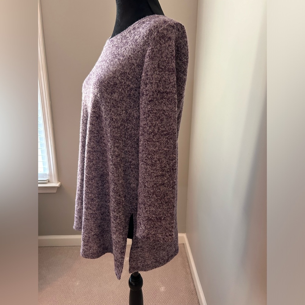 •Women’s lightweight purple sweater, 3/4 sleeves, Sz Medium - Picture 4 of 10